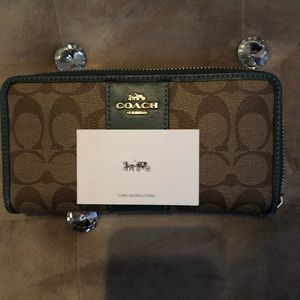 Coach accordion zip wallet